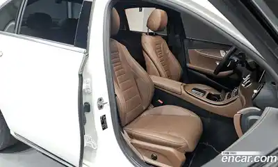 Mercedes-Benz E-Class 2022 2.0 Автомат в Москве № 175316, миниатюра 5