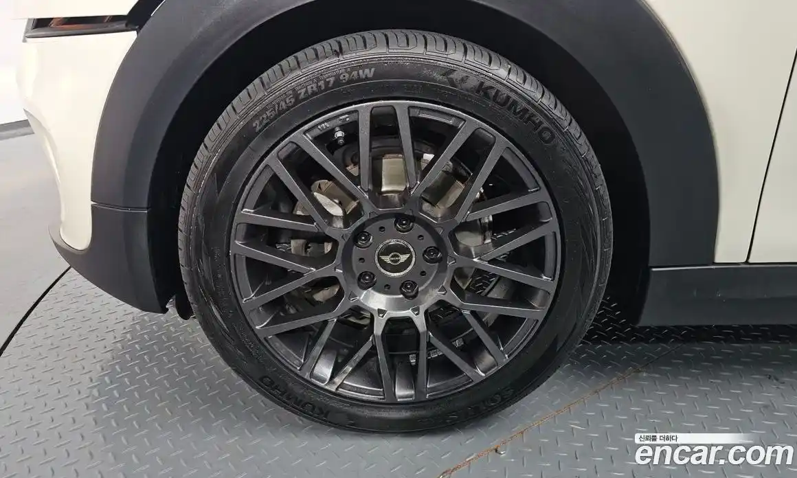 Mini Cooper 2016 1.5 Автомат в Москве № 177629, фото 13