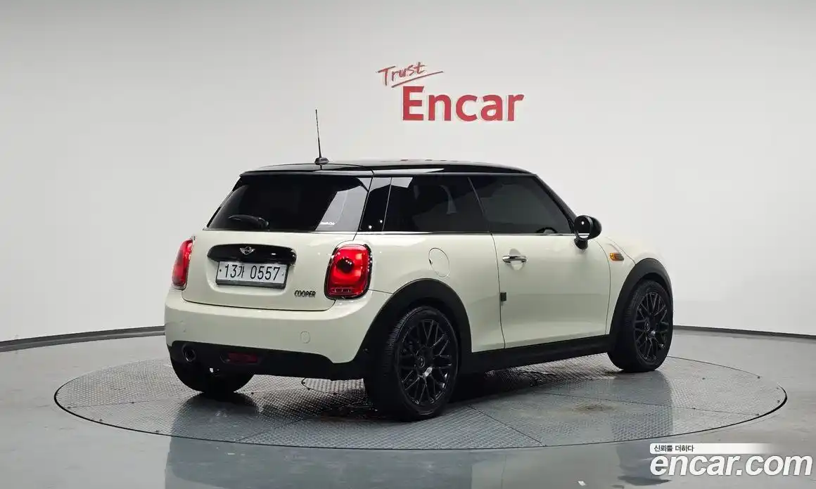 Mini Cooper 2016 1.5 Автомат в Москве № 177629, фото 17