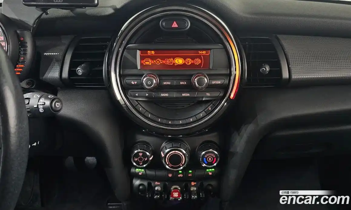 Mini Cooper 2016 1.5 Автомат в Москве № 177629, фото 19