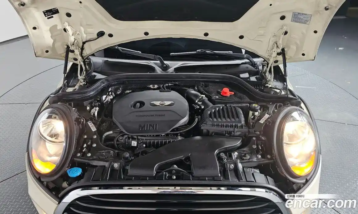 Mini Cooper 2016 1.5 Автомат в Москве № 177629, фото 8