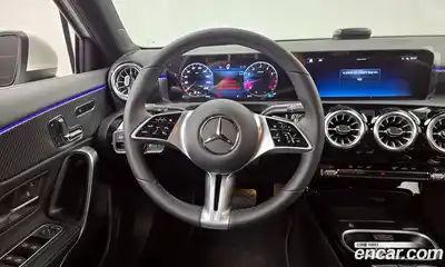 Mercedes-Benz A-Class 2025 2.0 Автомат в Москве № 193624, миниатюра 2