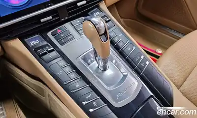 Porsche Panamera, 2011