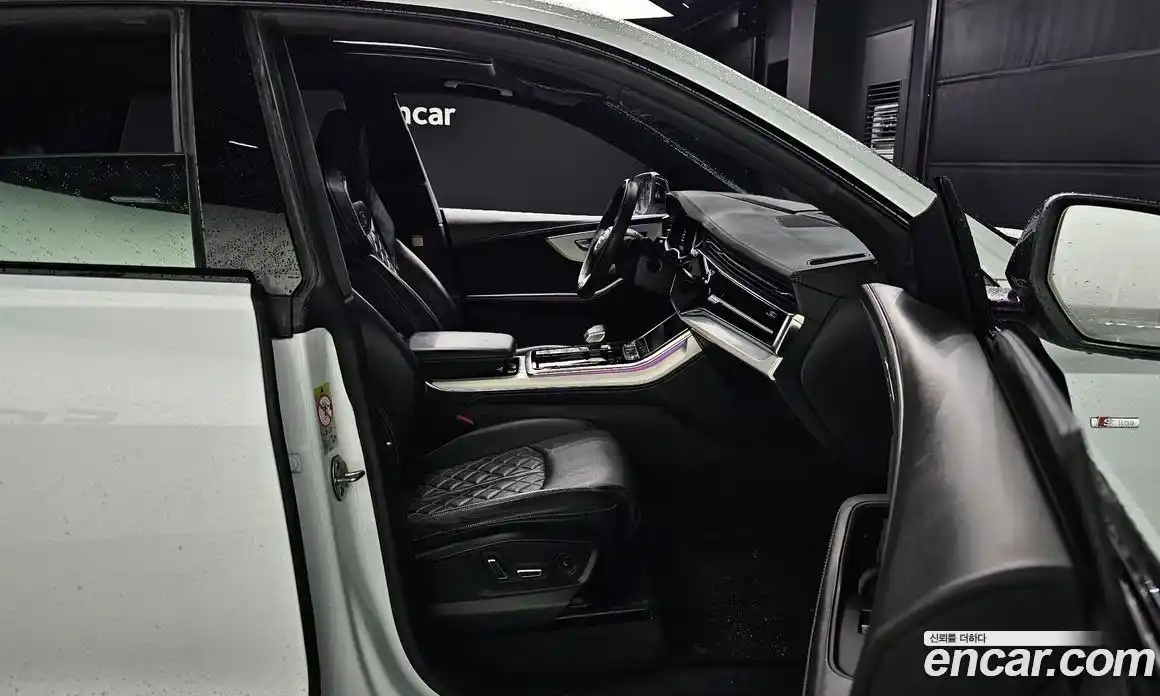 Audi Q8 2021 3.0 Автомат в Москве № 196659, фото 5