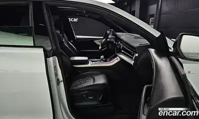 Audi Q8 2021 3.0 Автомат в Москве № 196659, миниатюра 5