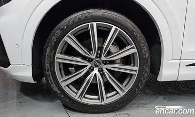 Audi Q8 2021 3.0 Автомат в Москве № 196659, миниатюра 8