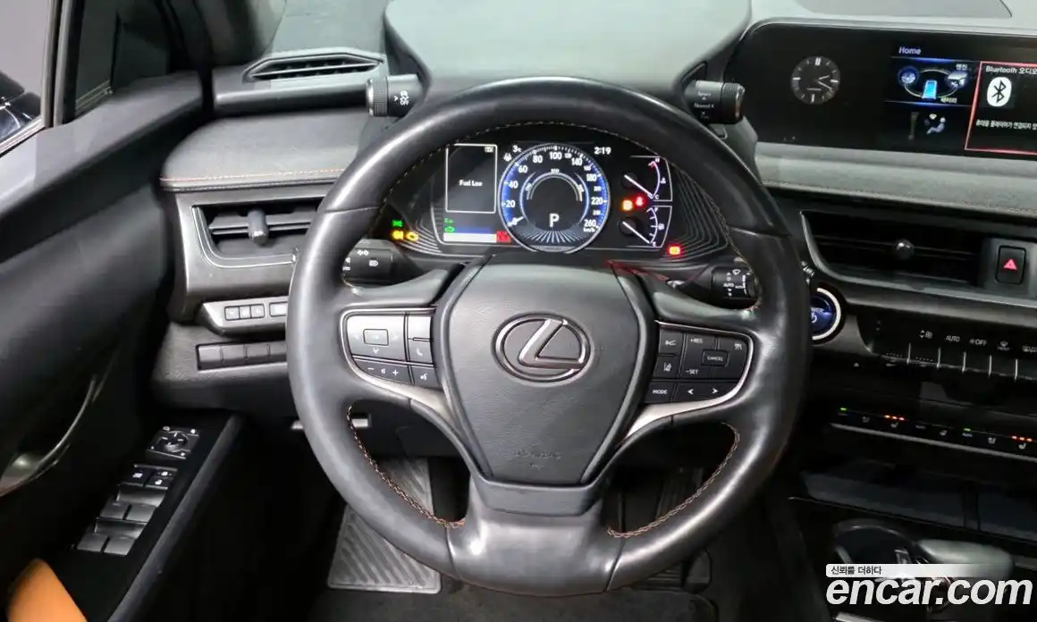 Lexus UX 2019 2.0 Автомат в Москве № 198842, фото 13