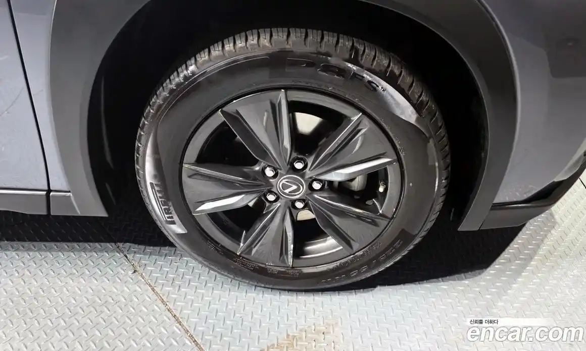 Lexus UX 2019 2.0 Автомат в Москве № 198842, фото 8