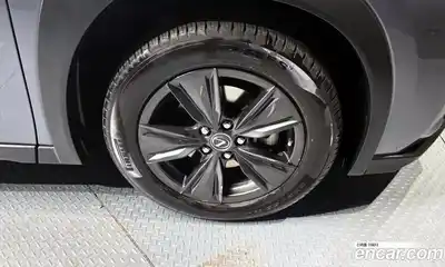 Lexus UX 2019 2.0 Автомат в Москве № 198842, миниатюра 8