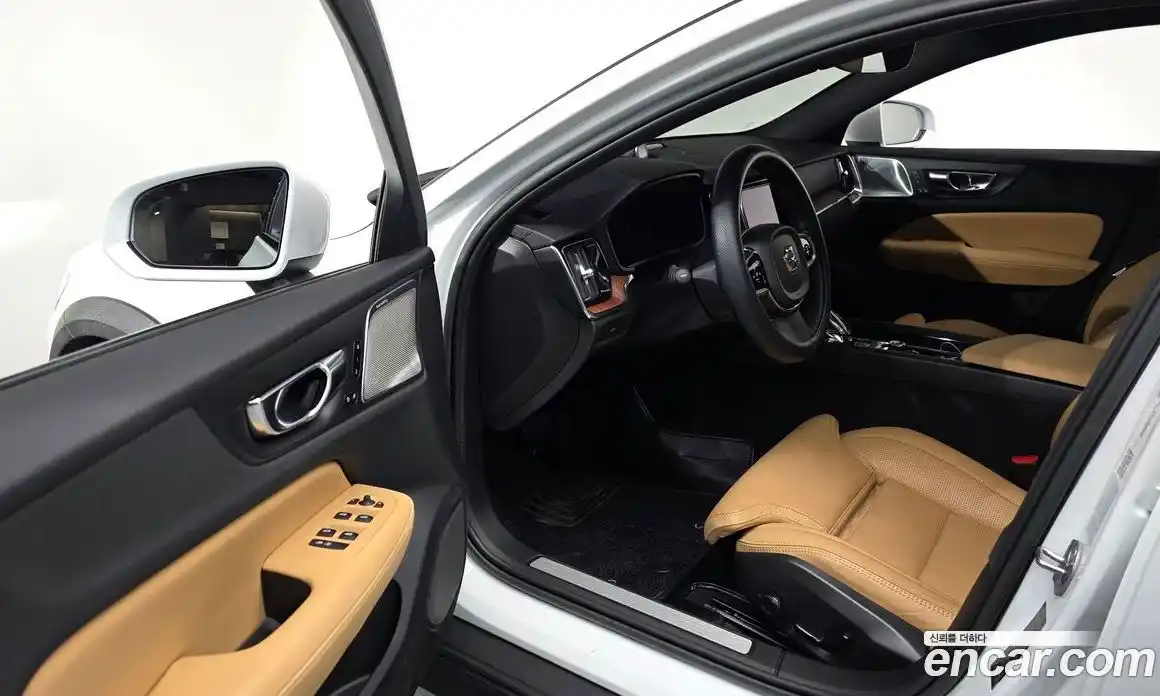 Volvo V60 2023 2.0 Автомат в Москве № 212887, фото 18