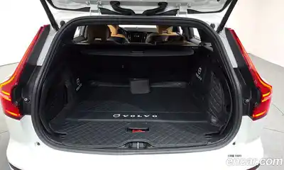 Volvo V60 2023 2.0 Автомат в Москве № 212887, миниатюра 5