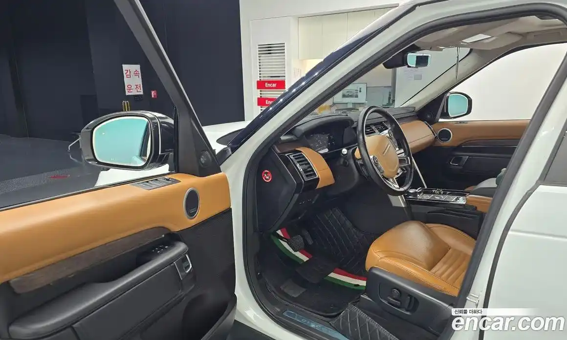 Land Rover Discovery 2018 3.0 Автомат в Москве № 213720, фото 14