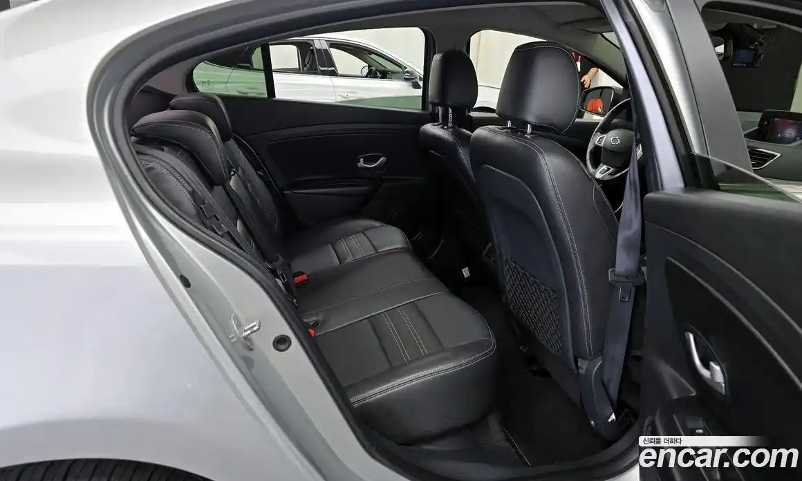 Renault SM3 2017 Автомат в Москве № 224128, фото 18