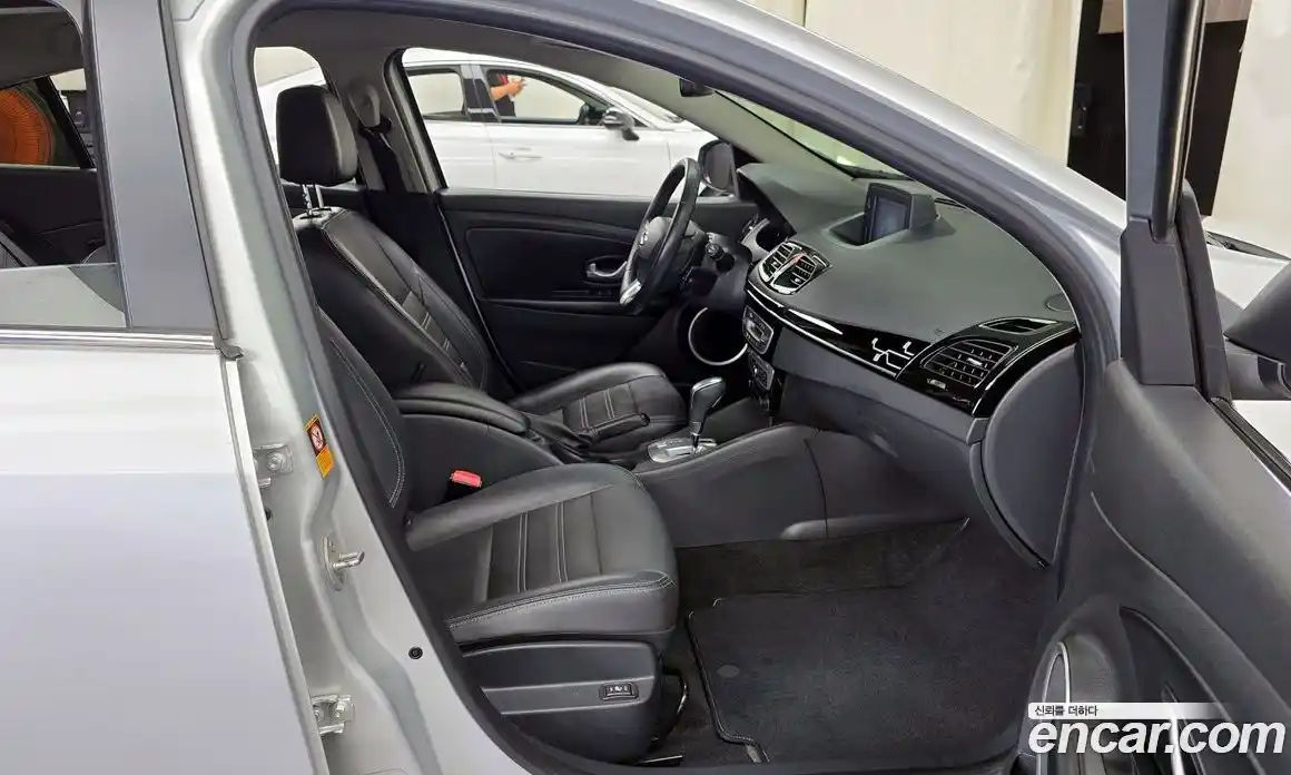 Renault SM3 2017 Автомат в Москве № 224128, фото 6