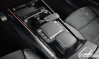 Mercedes-Benz GLB-Class 2021 2.0 Автомат в Москве № 229384, миниатюра 2