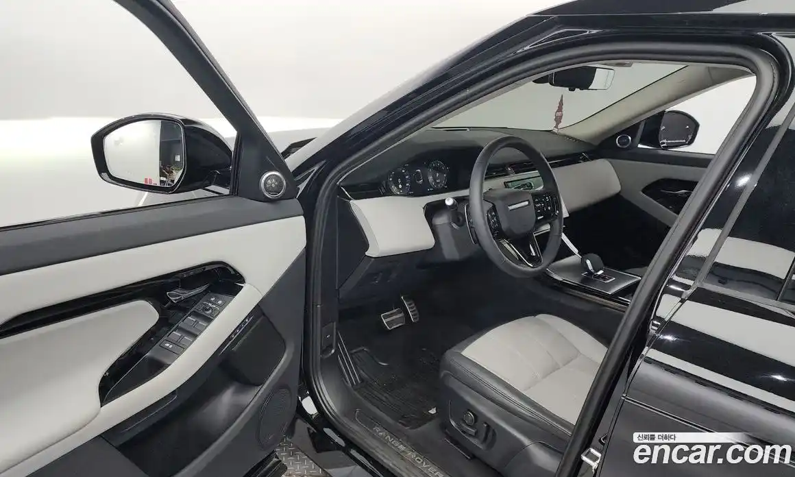 Land Rover Range-Rover Evoque 2024 2.0 Автомат в Москве № 231139, фото 15