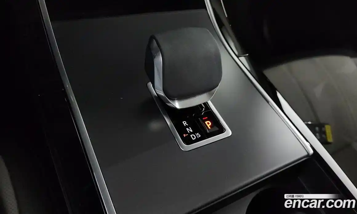 Land Rover Range-Rover Evoque 2024 2.0 Автомат в Москве № 231139, фото 4