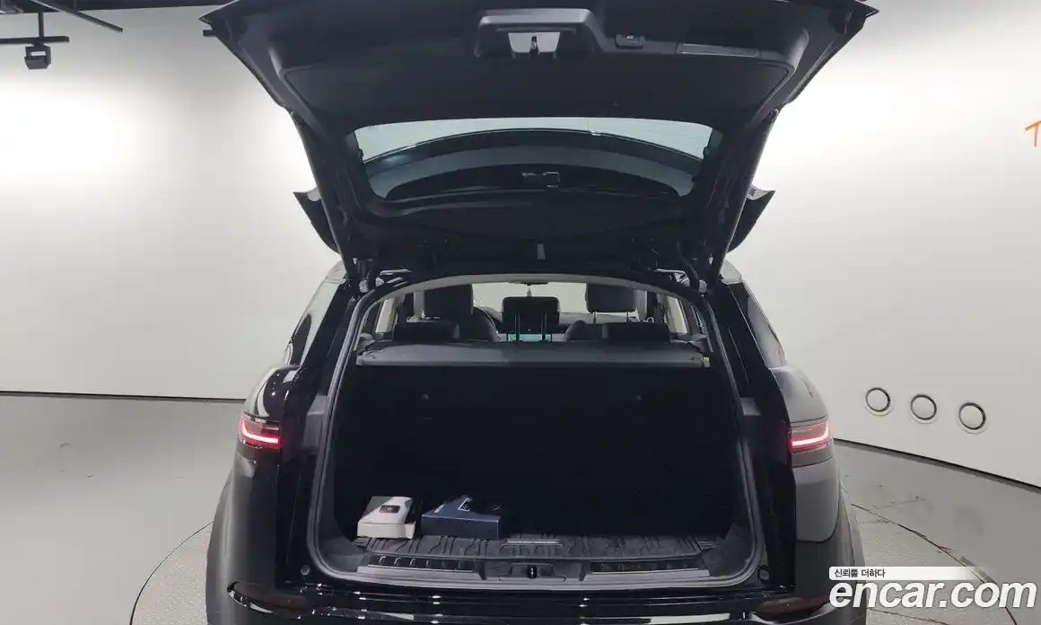 Land Rover Range-Rover Evoque 2024 2.0 Автомат в Москве № 231139, фото 8