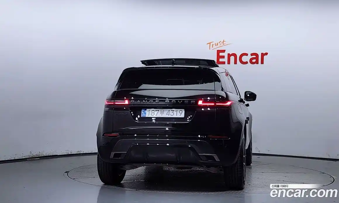 Land Rover Range-Rover Evoque 2024 2.0 Автомат в Москве № 231139, фото 10