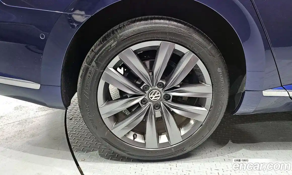 Volkswagen Arteon 2018 2.0 Автомат в Москве № 232192, фото 12