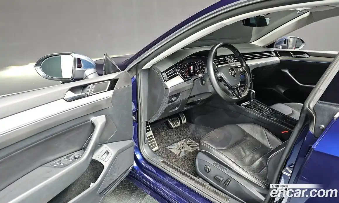 Volkswagen Arteon 2018 2.0 Автомат в Москве № 232192, фото 15