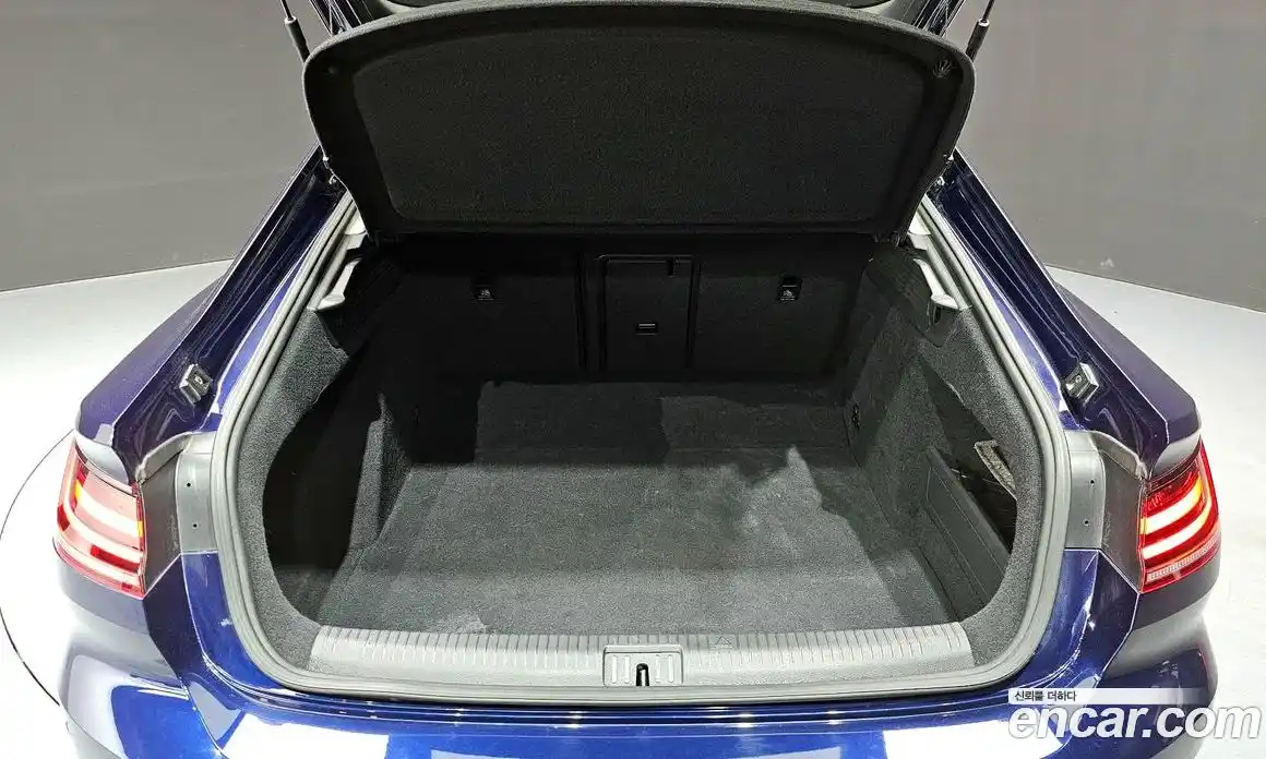 Volkswagen Arteon 2018 2.0 Автомат в Москве № 232192, фото 4