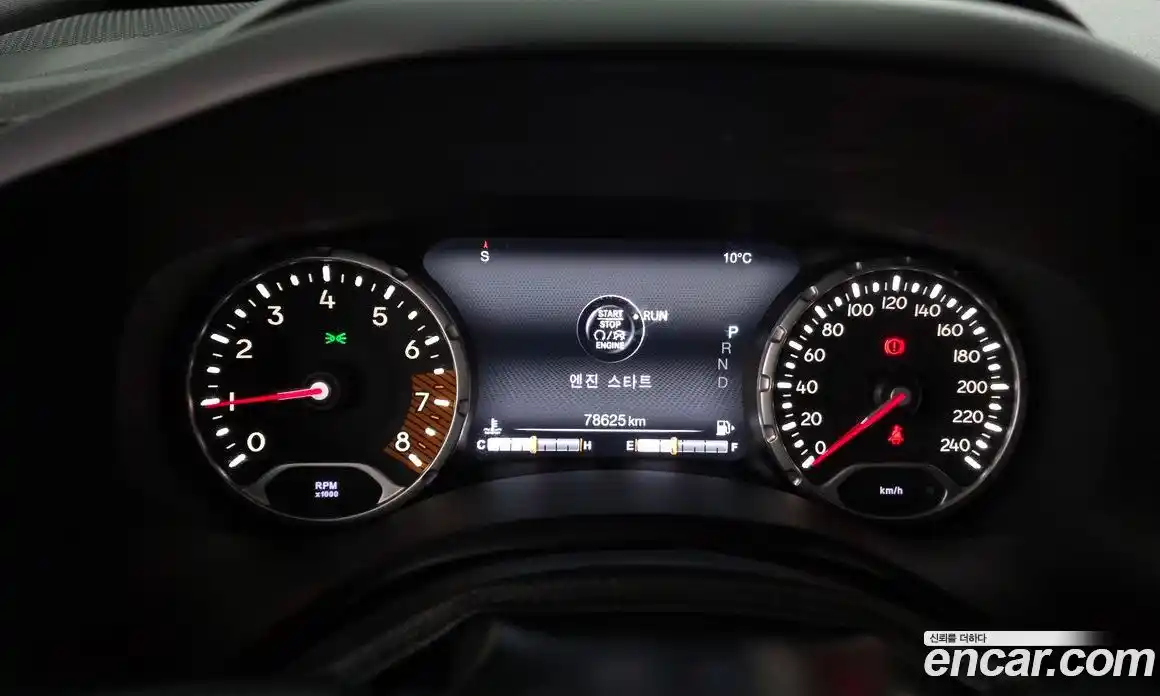 Jeep Renegade 2019 2.4 Автомат в Москве № 232505, фото 17