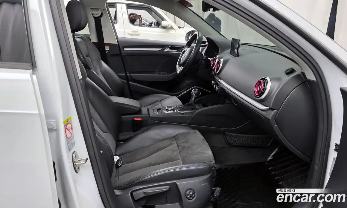 Audi A3 2015 2.0 Автомат в Москве № 245491, фото 11