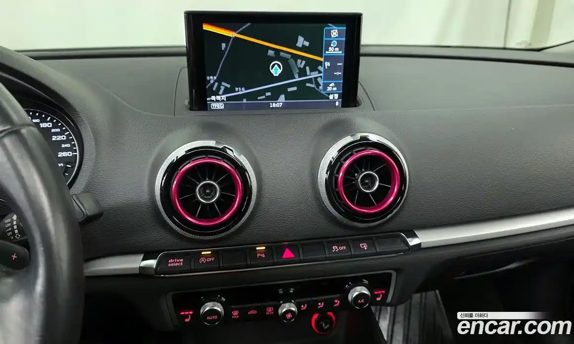 Audi A3 2015 2.0 Автомат в Москве № 245491, фото 12