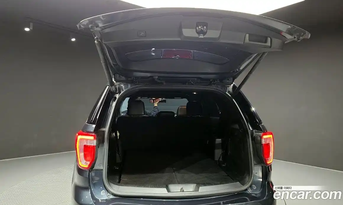 Ford Explorer 2017 2.3 Автомат в Москве № 255707, фото 6