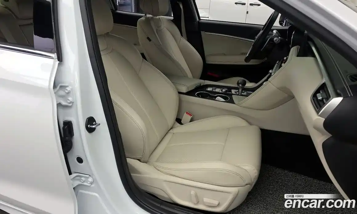 Genesis G70 2025 2.5 Автомат в Москве № 27475, фото 20