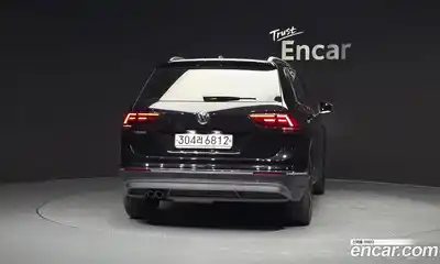 Volkswagen Tiguan 2020 2.0 Автомат в Москве № 277516, миниатюра 2