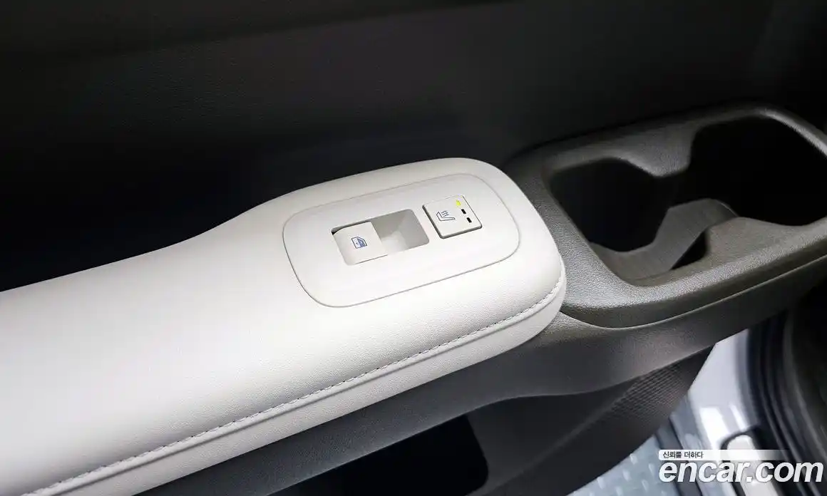 Hyundai Santa Fe 2024 1.6 Автомат в Москве № 279347, фото 17