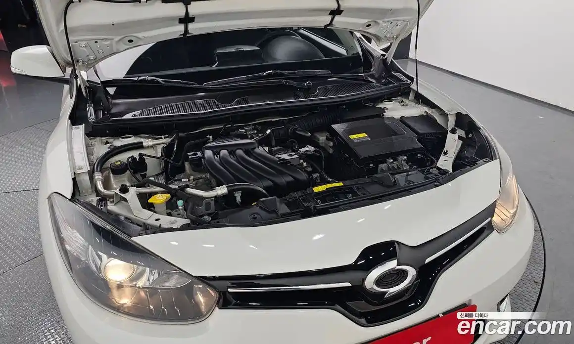 Renault SM3 2015 1.6 Автомат в Москве № 299223, фото 17