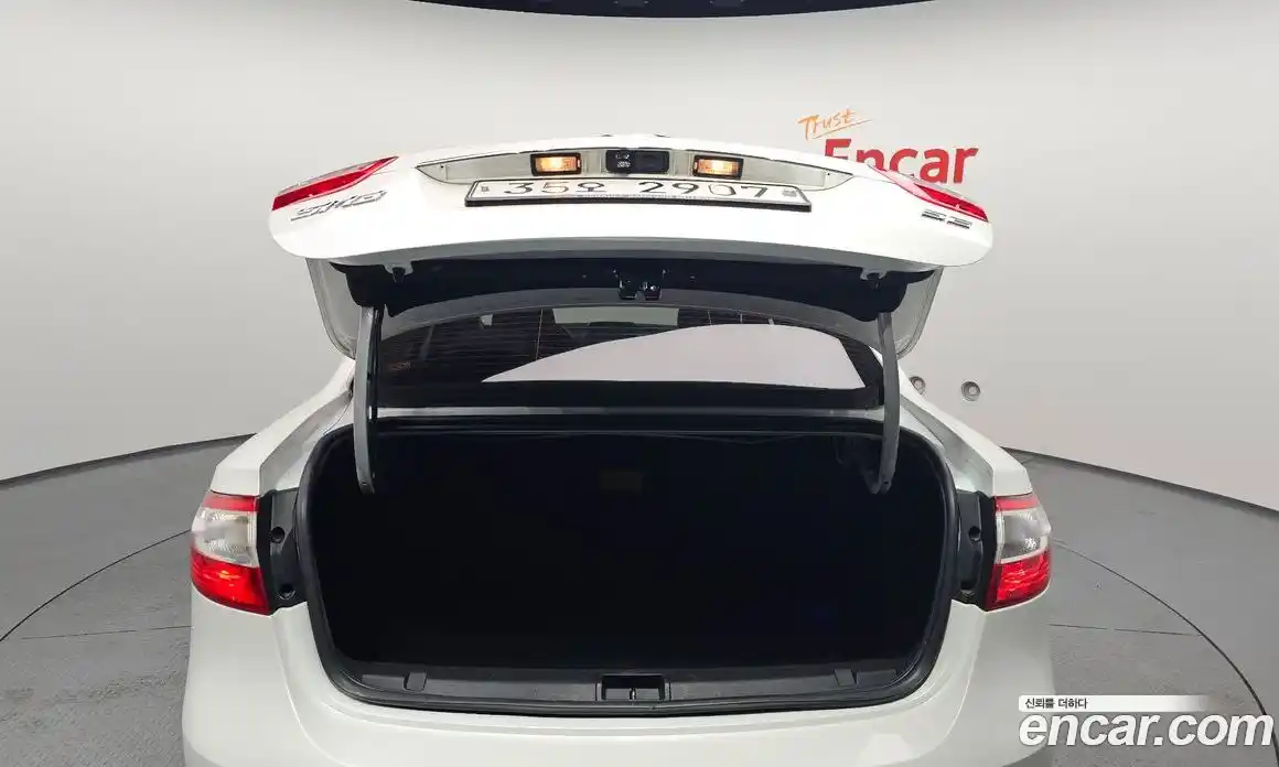 Renault SM3 2015 1.6 Автомат в Москве № 299223, фото 18