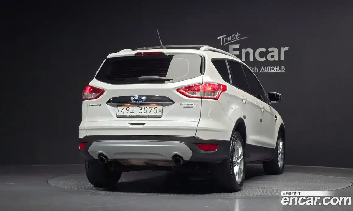 Ford Escape 2015 2.0 Автомат в Москве № 304313, фото 9