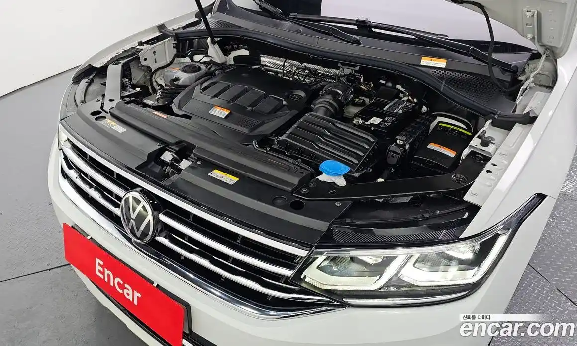 Volkswagen Tiguan 2023 2.0 Автомат в Москве № 317840, фото 19