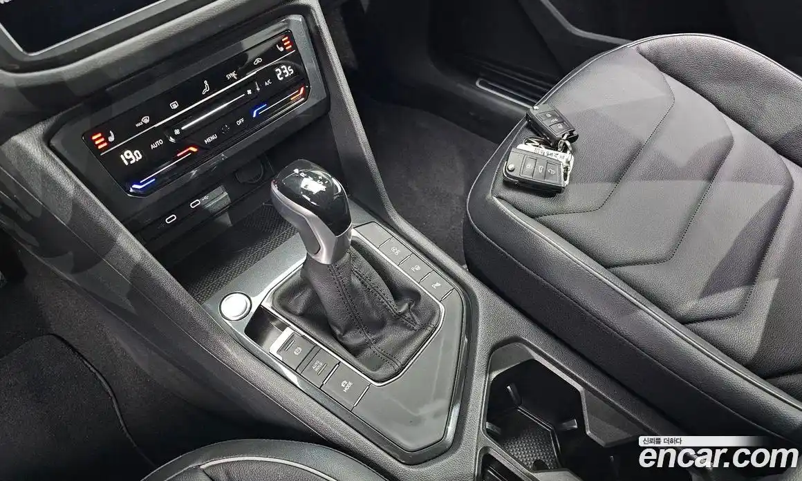 Volkswagen Tiguan 2023 2.0 Автомат в Москве № 317840, фото 4