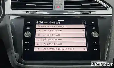 Volkswagen Tiguan 2023 2.0 Автомат в Москве № 317840, миниатюра 6