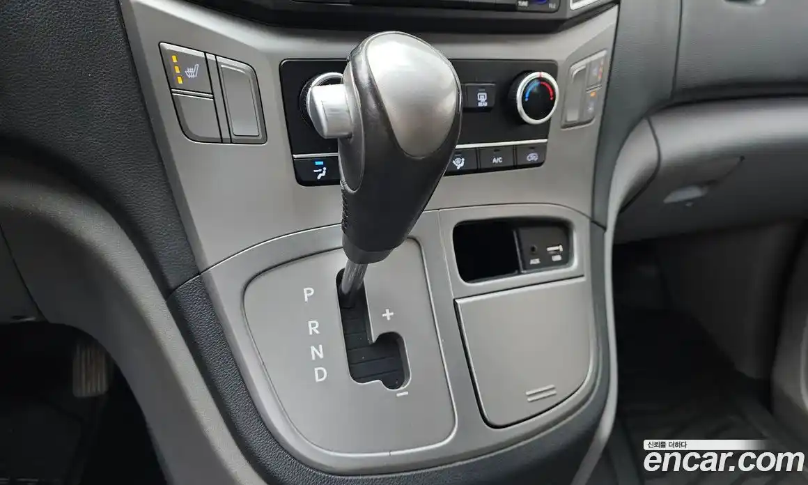 Hyundai Starex 2017 2.5 Автомат в Москве № 319269, фото 3