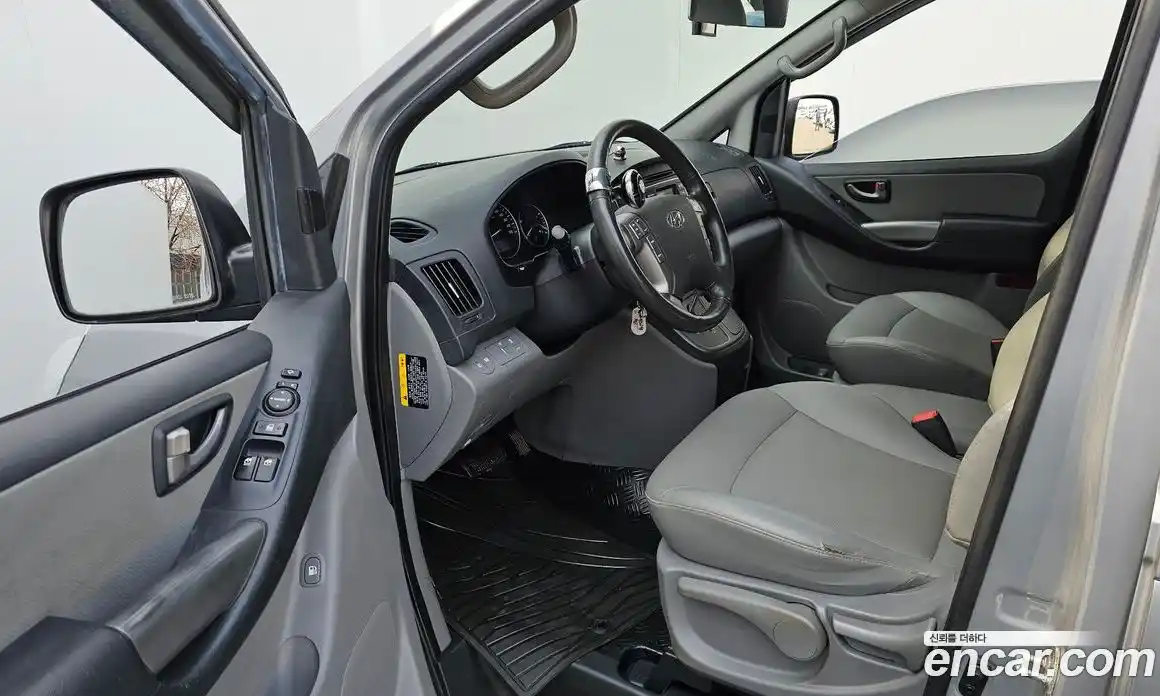 Hyundai Starex 2017 2.5 Автомат в Москве № 319269, фото 9