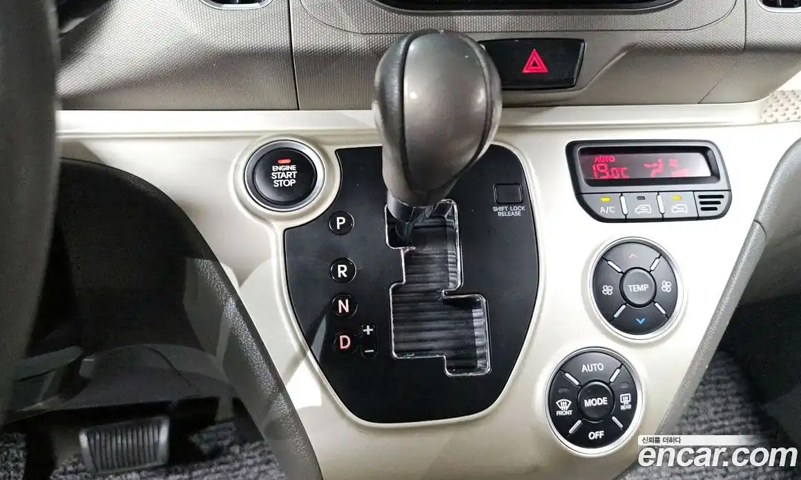 Kia Ray 2012 1.0 Автомат в Москве № 53316, фото 15