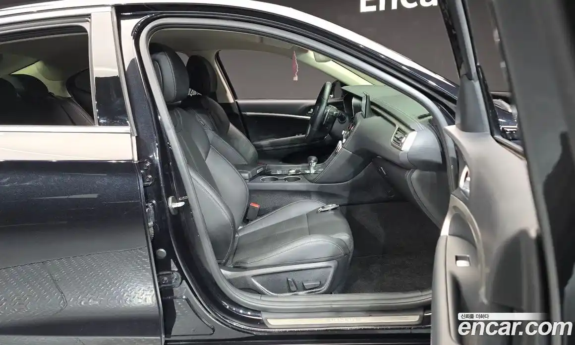 Genesis G70 2023 2.0 Автомат в Москве № 83298, фото 17