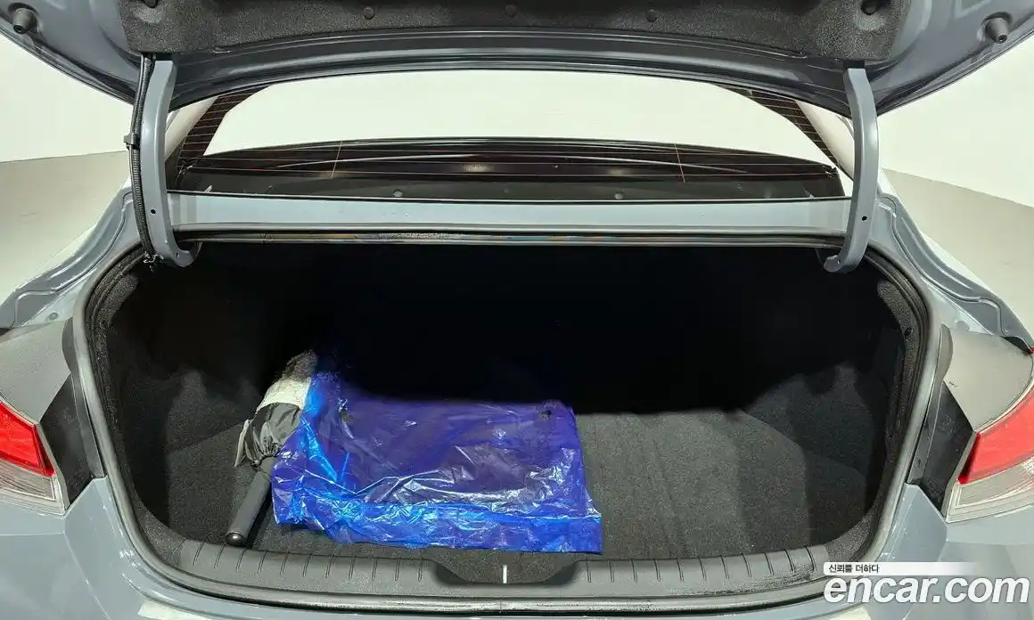 Hyundai Avante 2022 1.6 Автомат в Москве № 108580, фото 6