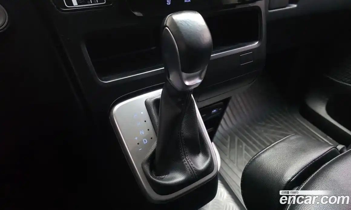 Hyundai Staria 2023 2.2 Автомат в Москве № 110742, фото 3