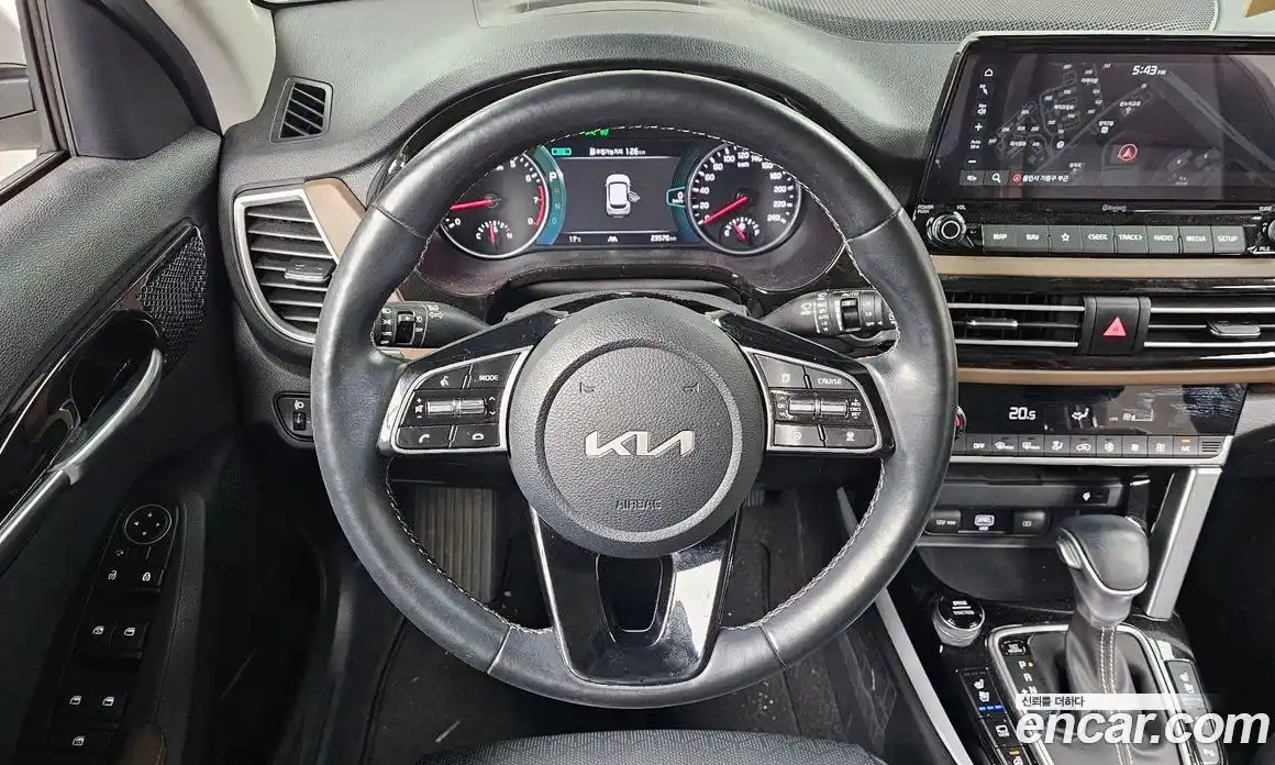 Kia Seltos 2022 1.6 Автомат в Москве № 12298, фото 11