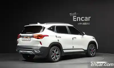 Kia Seltos 2022 1.6 Автомат в Москве № 12298, миниатюра 2