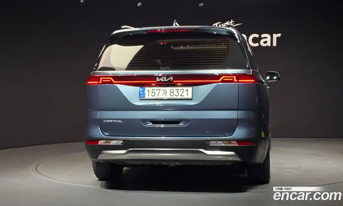 Kia Canival 2023 2.2 Автомат в Москве № 133364, фото 17