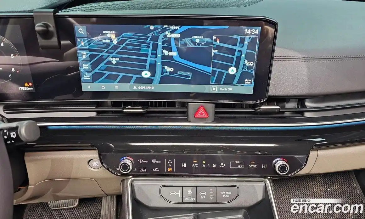 Kia Canival 2025 2.2 Автомат в Москве № 134296, фото 3