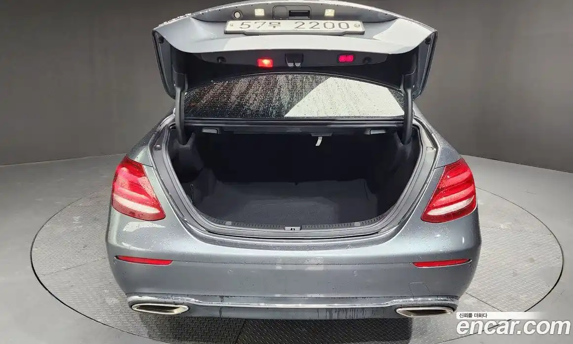 Mercedes-Benz E-Class 2017 2.0 Автомат в Москве № 139802, фото 3